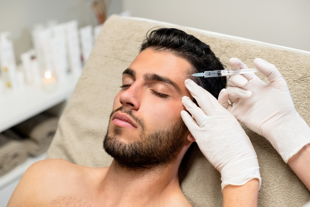 From,Above,Anonymous,Beautician,In,Latex,Gloves,Injecting,Botulinum,Toxin